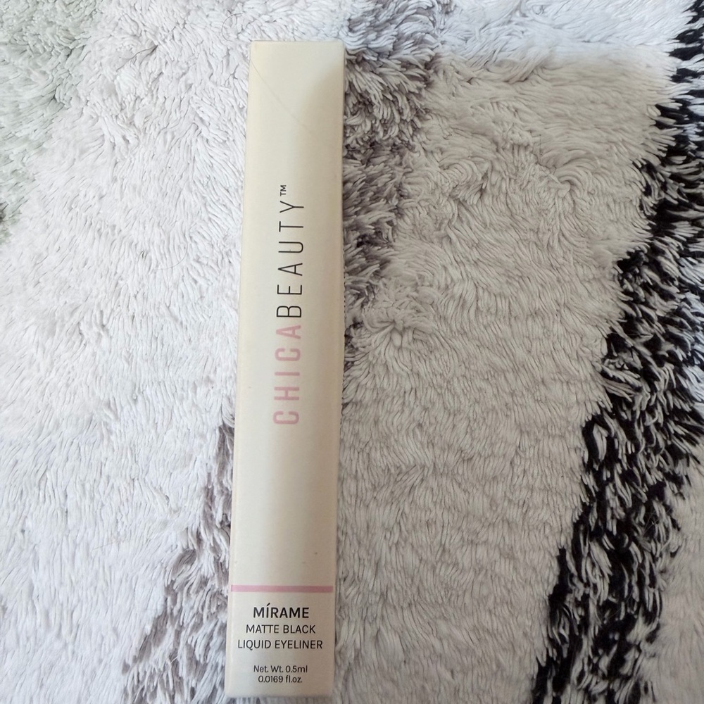 Mírame Matte Black Liquid Eyeliner